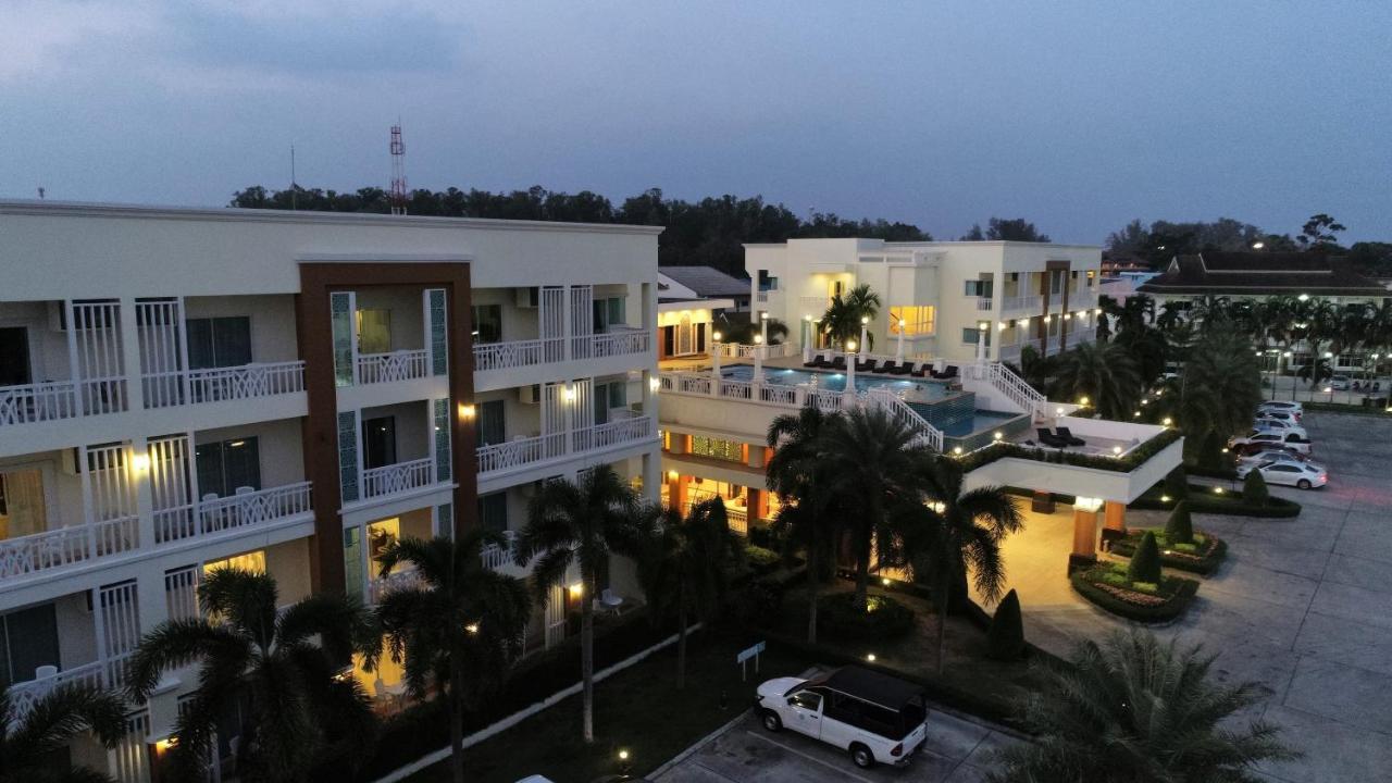 Krabi Front Bay Resort Exterior photo