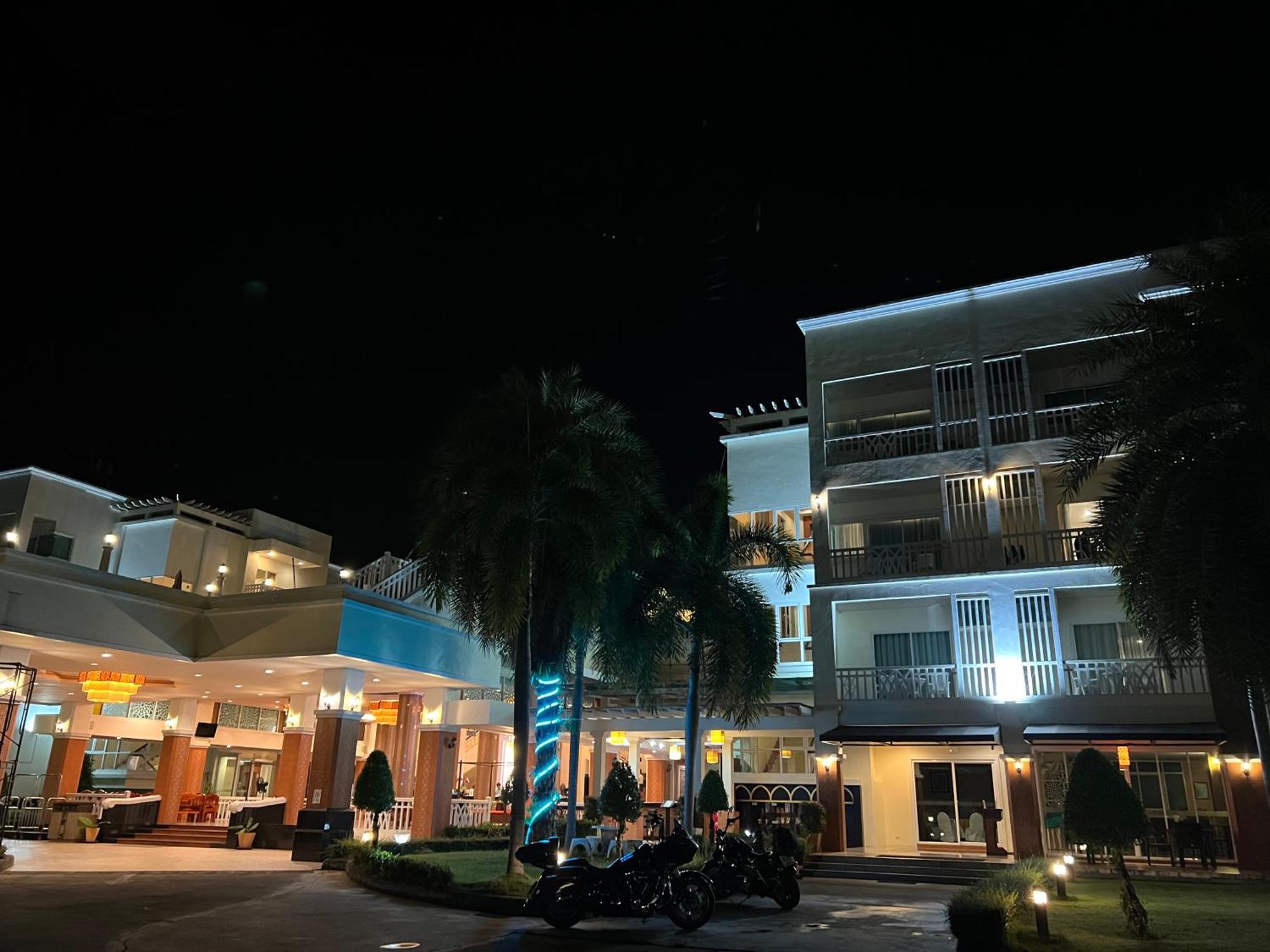 Krabi Front Bay Resort Exterior photo