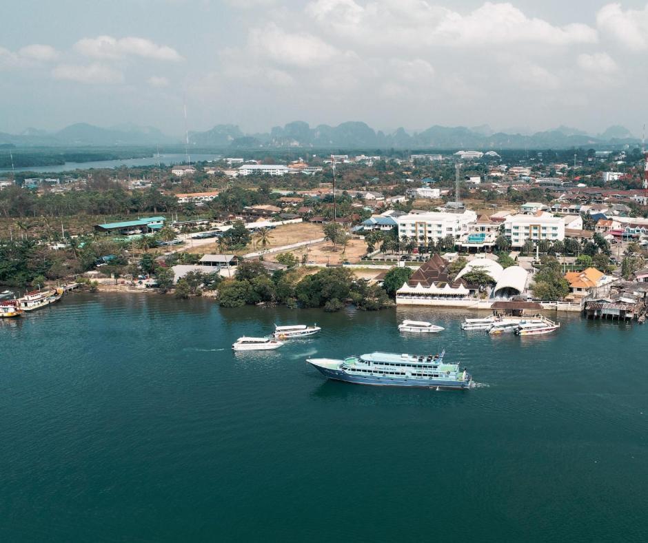 Krabi Front Bay Resort Exterior photo