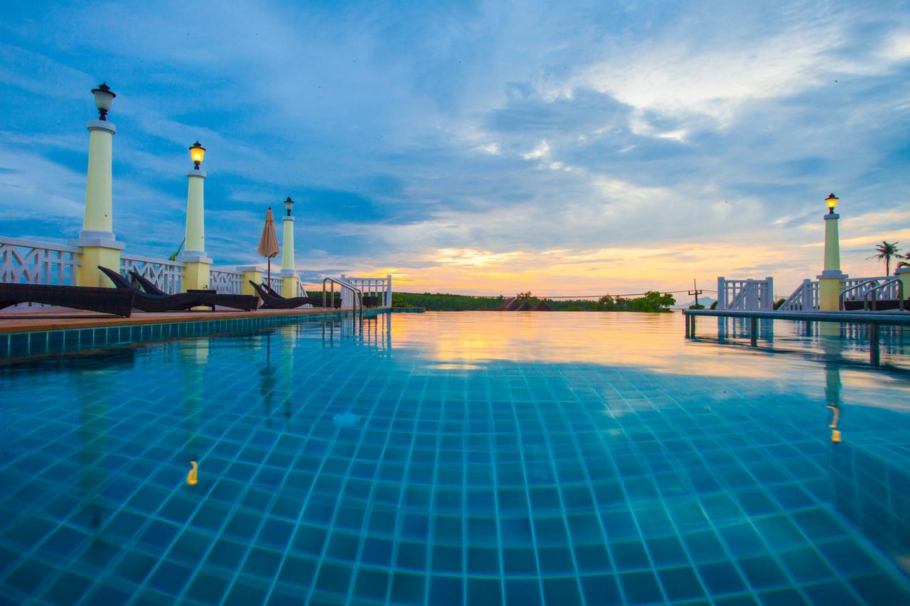 Krabi Front Bay Resort Exterior photo